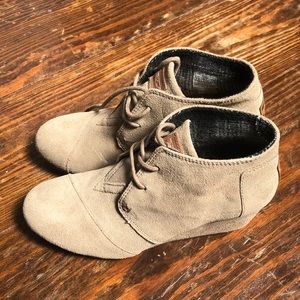 Toms Tan Suede wedge booties